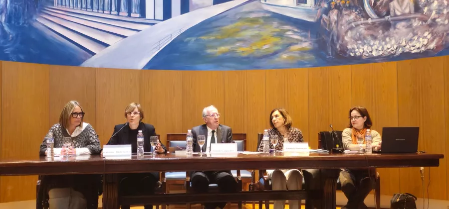 La directora tècnica de l’organització, Glòria Cerrato, i la cap de Formació i Comunicació, Núria Pi, presenten la ponència “El camí cap a la vida independent: Desenvolupament de serveis d'àmbit comunitari i gestió de suports”. 